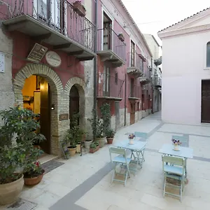 antica-dimora-san-girolamo.sicilyhotelsitaly.net/